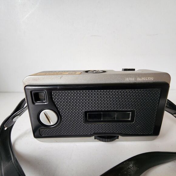Yashica EZ-Matic Electronic Camera Yashinon 37mm 1:2.8 lens 126 Film Untested - Picture 4 of 9
